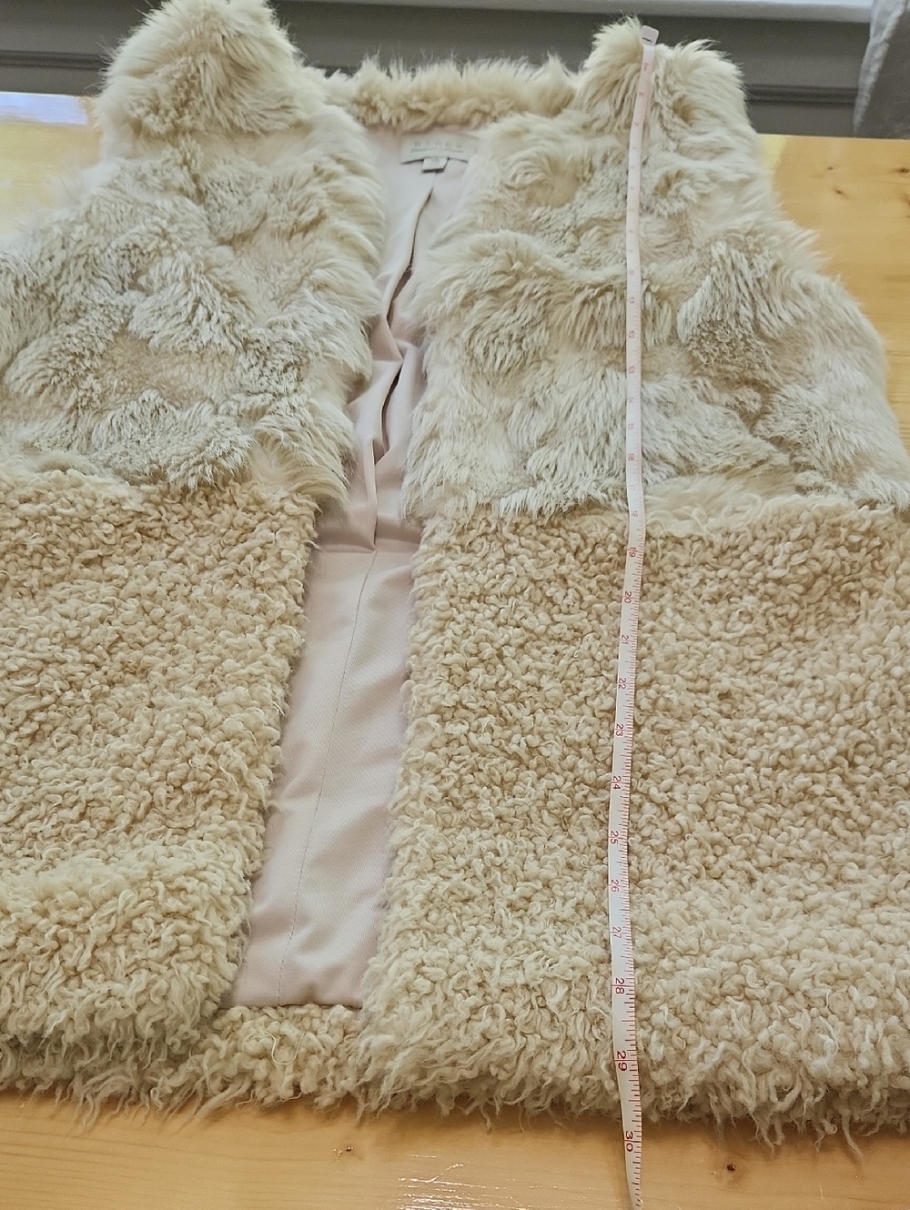 Hinge Women’s Faux Fur Vest Classy Contemporary Versatile Sherpa in Cream OSFM - Picture 15 of 15